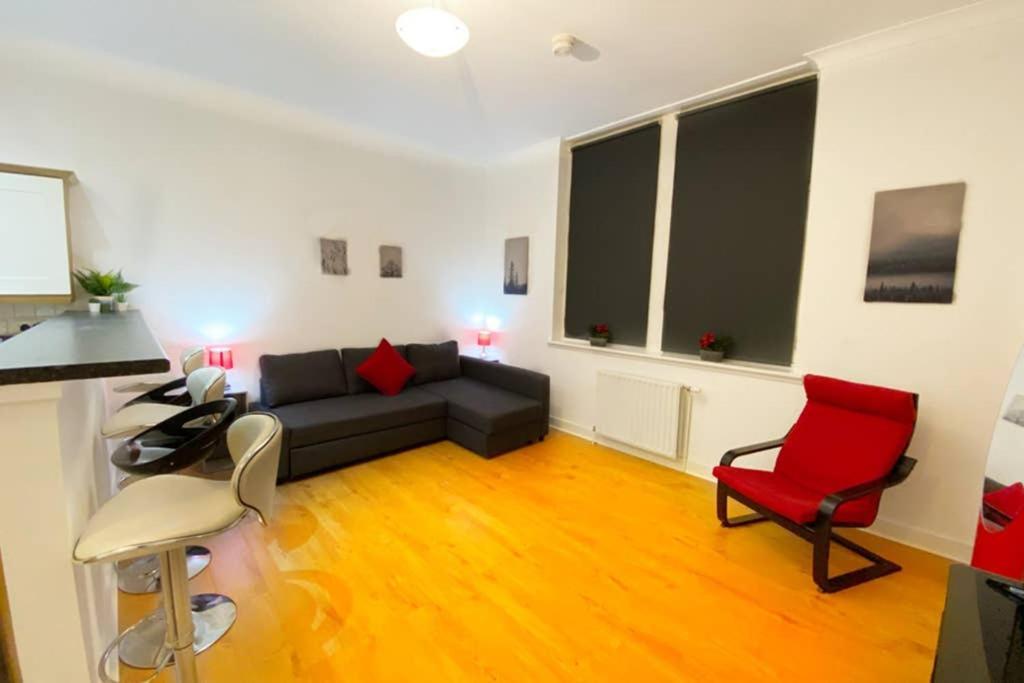 Cozy Nights - Ibrox Street Apartment Glasgow Bagian luar foto